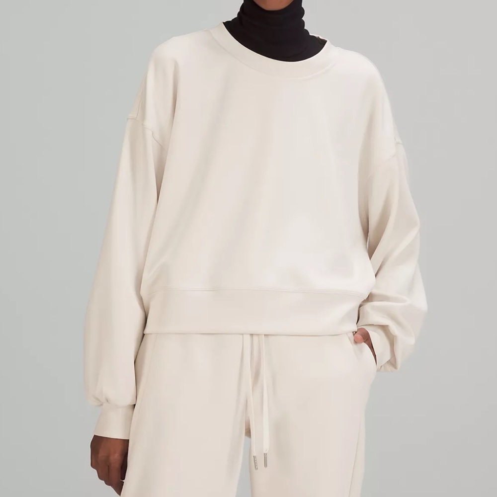 Lululemon NWT Cropped Pullover - Medium/4